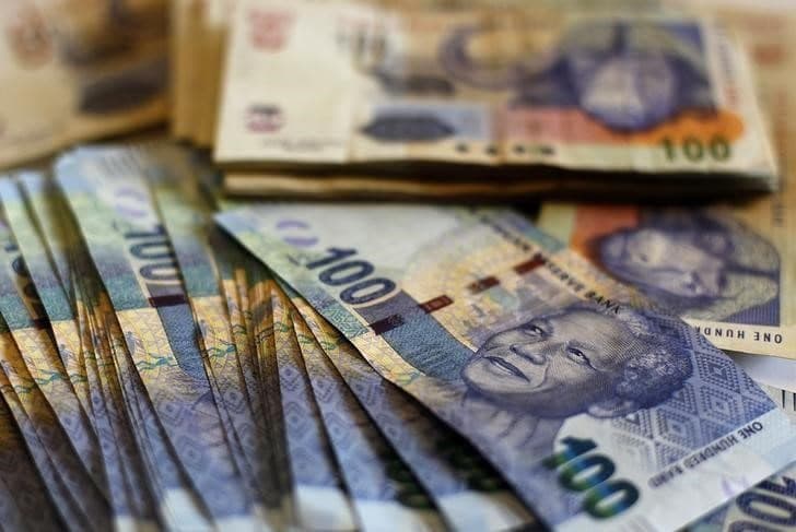 Güney Afrika Randı, İç Veri Yoğun Günün Ardından Güçlendi